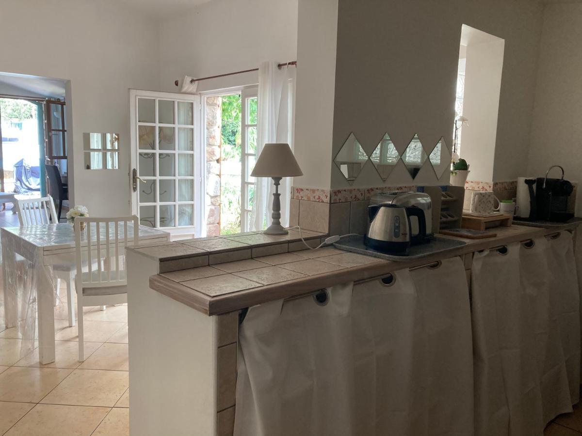 Gite Encore Un Soir Hyères Kültér fotó